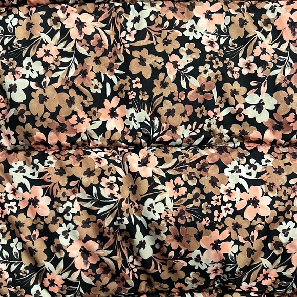 Floral puffer jacket - Picture 5 of 5